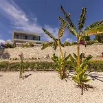 Atopetra Villa *