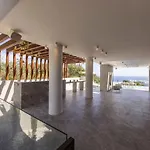 Atopetra Villa