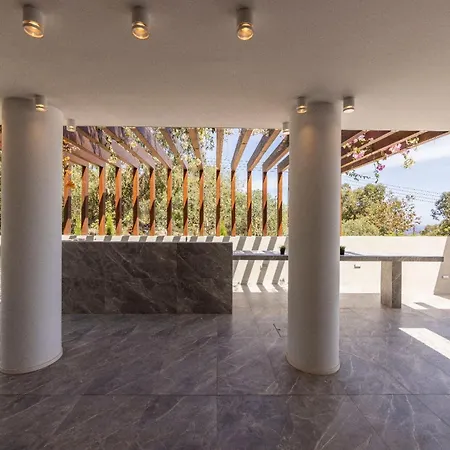 Atopetra Villa *