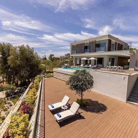 Atopetra Villa